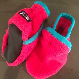 Patagonia baby synchilla boots (0-3 M)